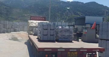 乐山 芝麻白仿形路沿石，直形路沿石