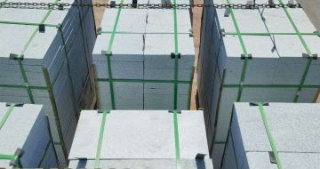 乐山 芝麻白花岗岩5公分地铺石 花岗岩厂家工厂装车日常