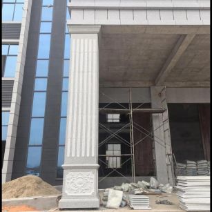 乐山 芝麻白光面花岗岩门楼大柱（罗马柱）配雕花底座