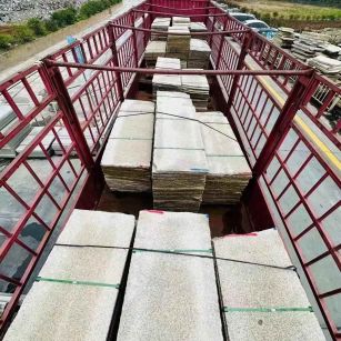 乐山 黄金麻花岗岩荔枝面，光面毛板装车完成