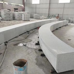 乐山芝麻白花岗岩石板材 园林光面弧形坐凳