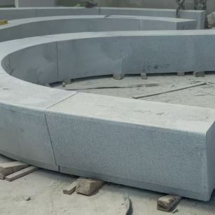 乐山 芝麻白花岗岩光面弧形坐凳