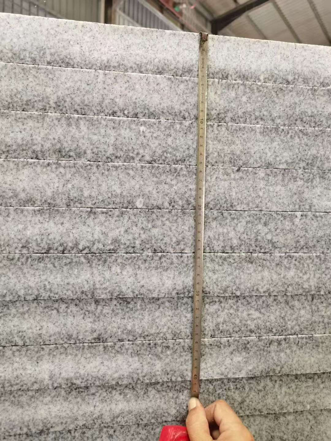 乐山 芝麻白火烧成品厚薄均匀，B料价格接近A料质量