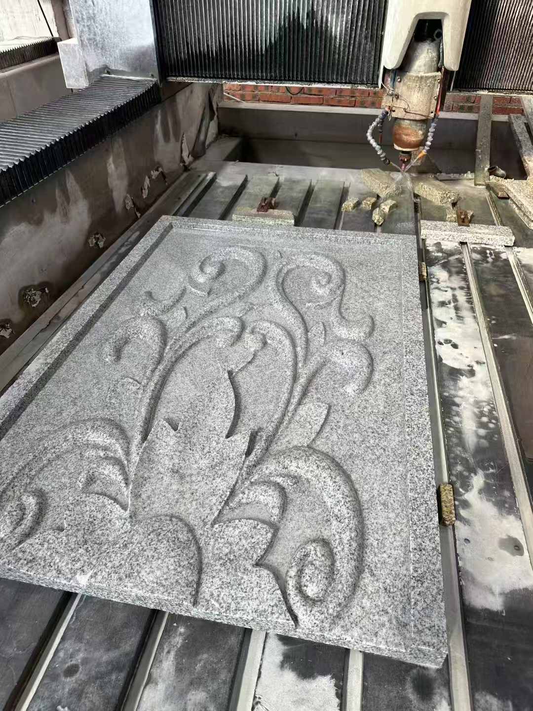 乐山 白麻别墅干挂雕花板