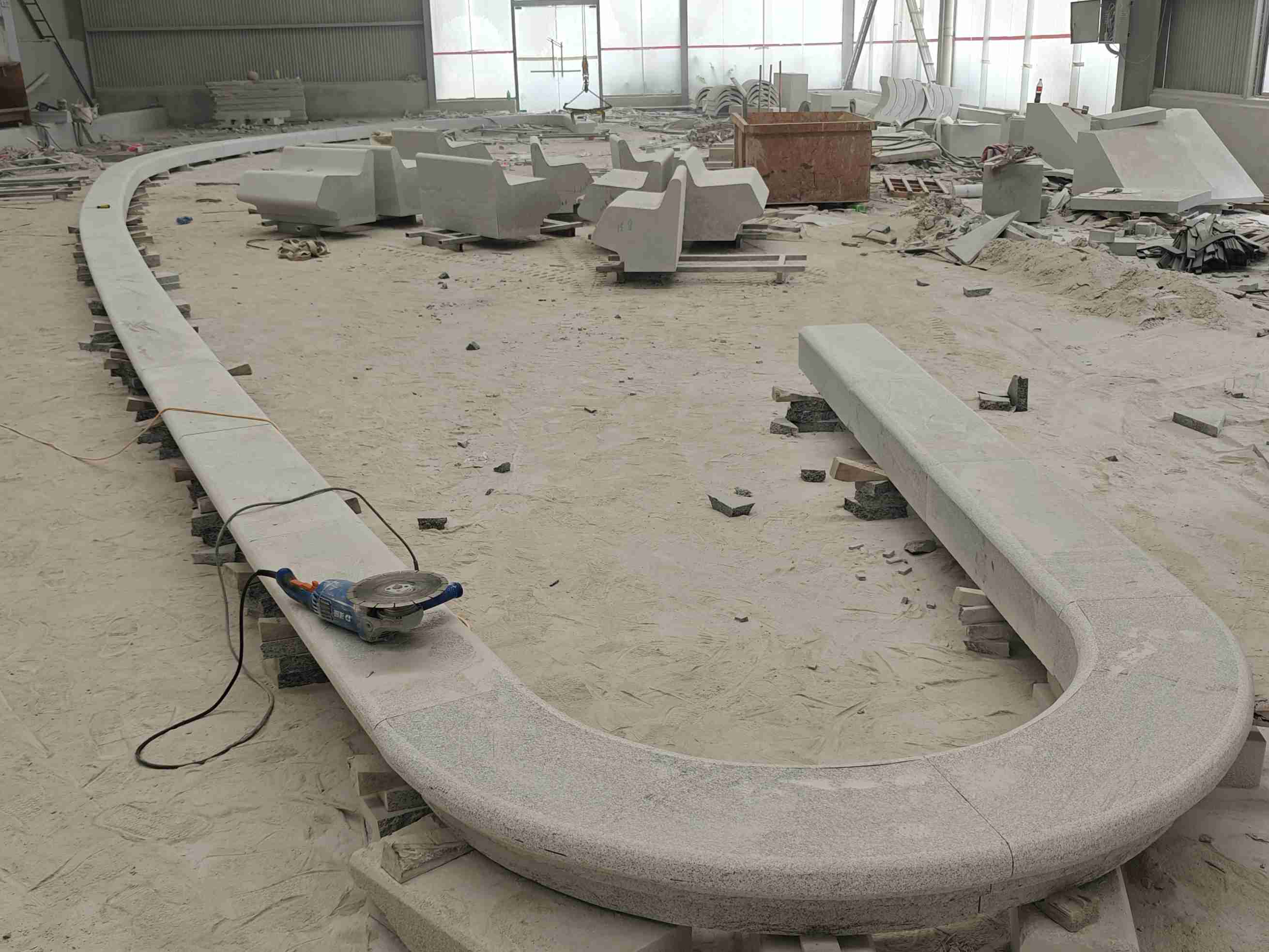 乐山 芝麻白花岗岩弧形花坛石，坐凳石