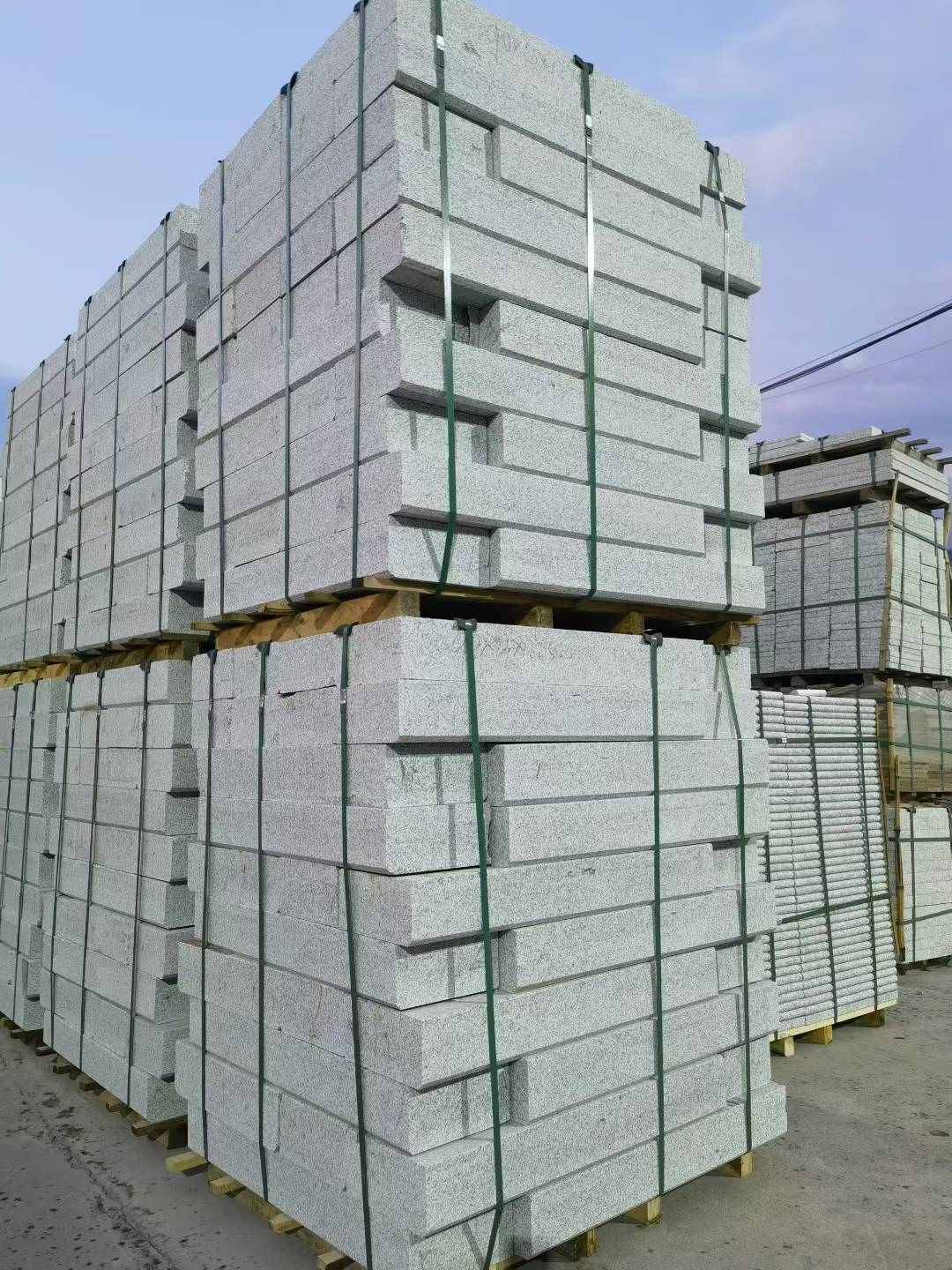 乐山 芝麻白花岗岩路沿石，路缘石，路肩石，道牙，立缘石，马路牙子，街沿石，侧石等