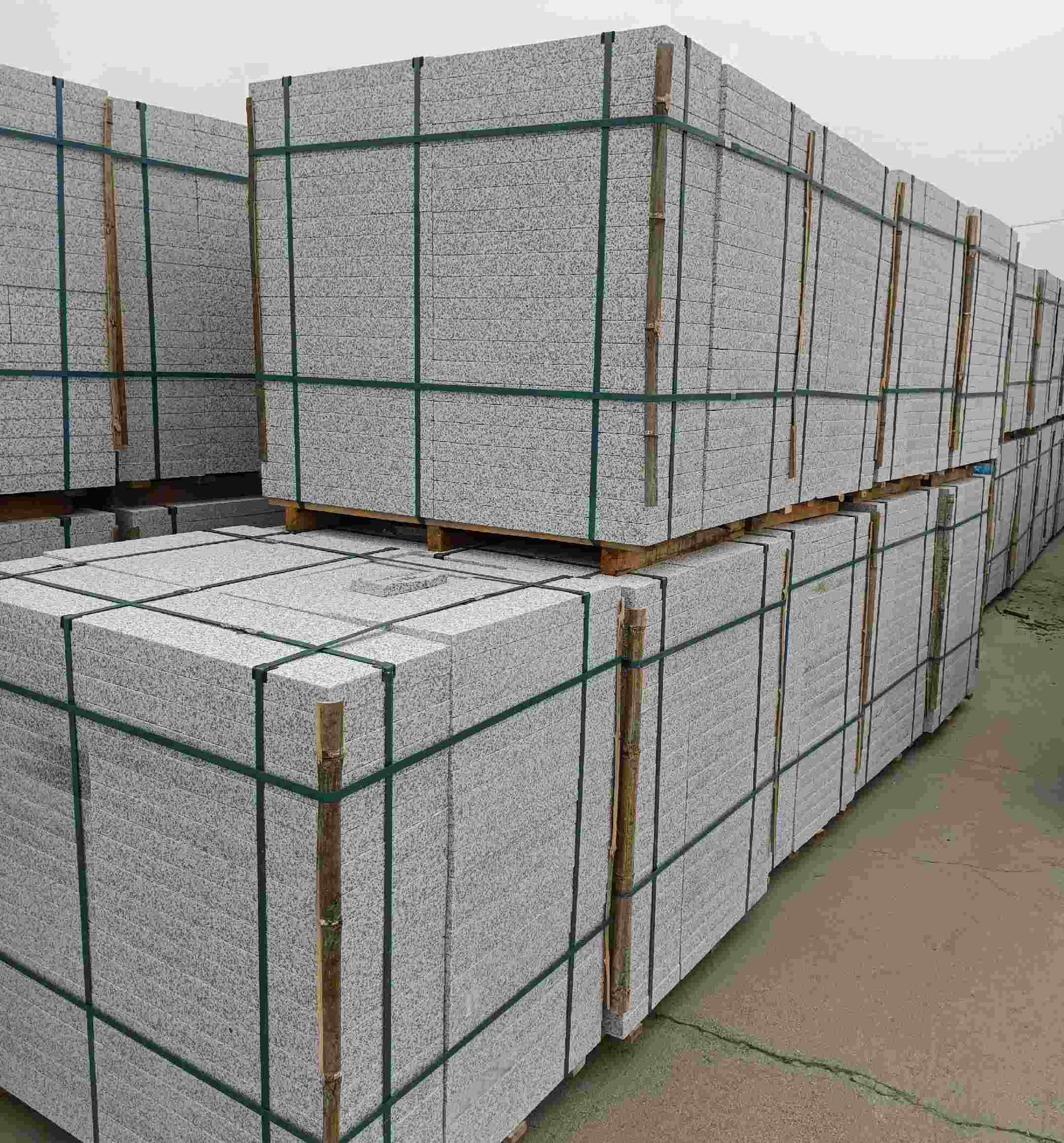 乐山 白麻花岗岩石材荔枝面地铺石（300*600*50）