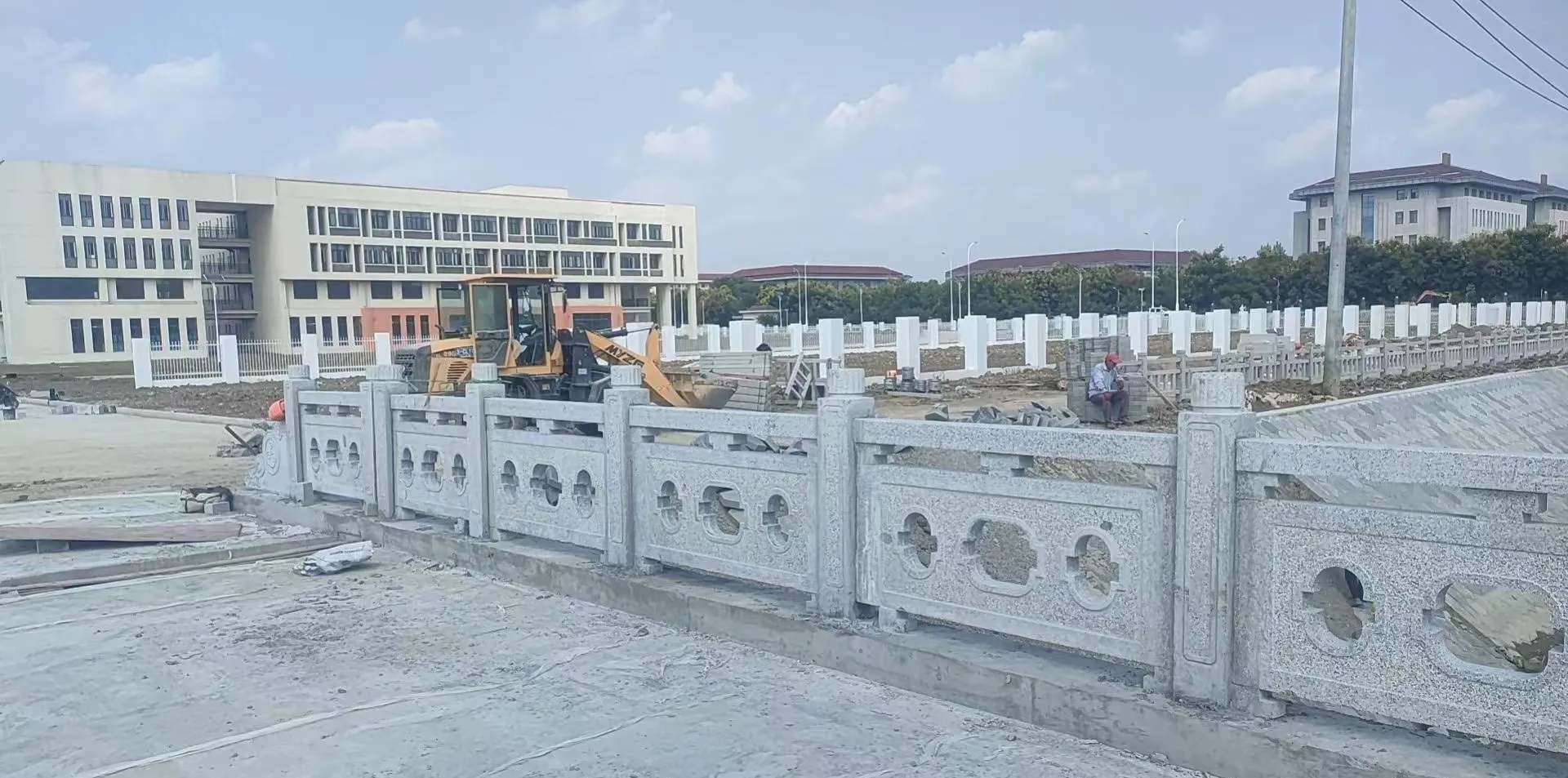 乐山 白麻花岗岩荔枝面河道栏杆