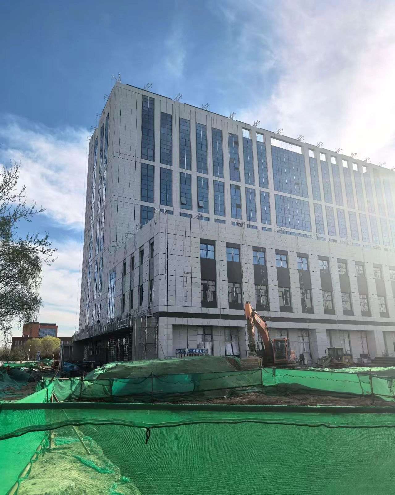 乐山 白麻花岗岩石材外墙干挂