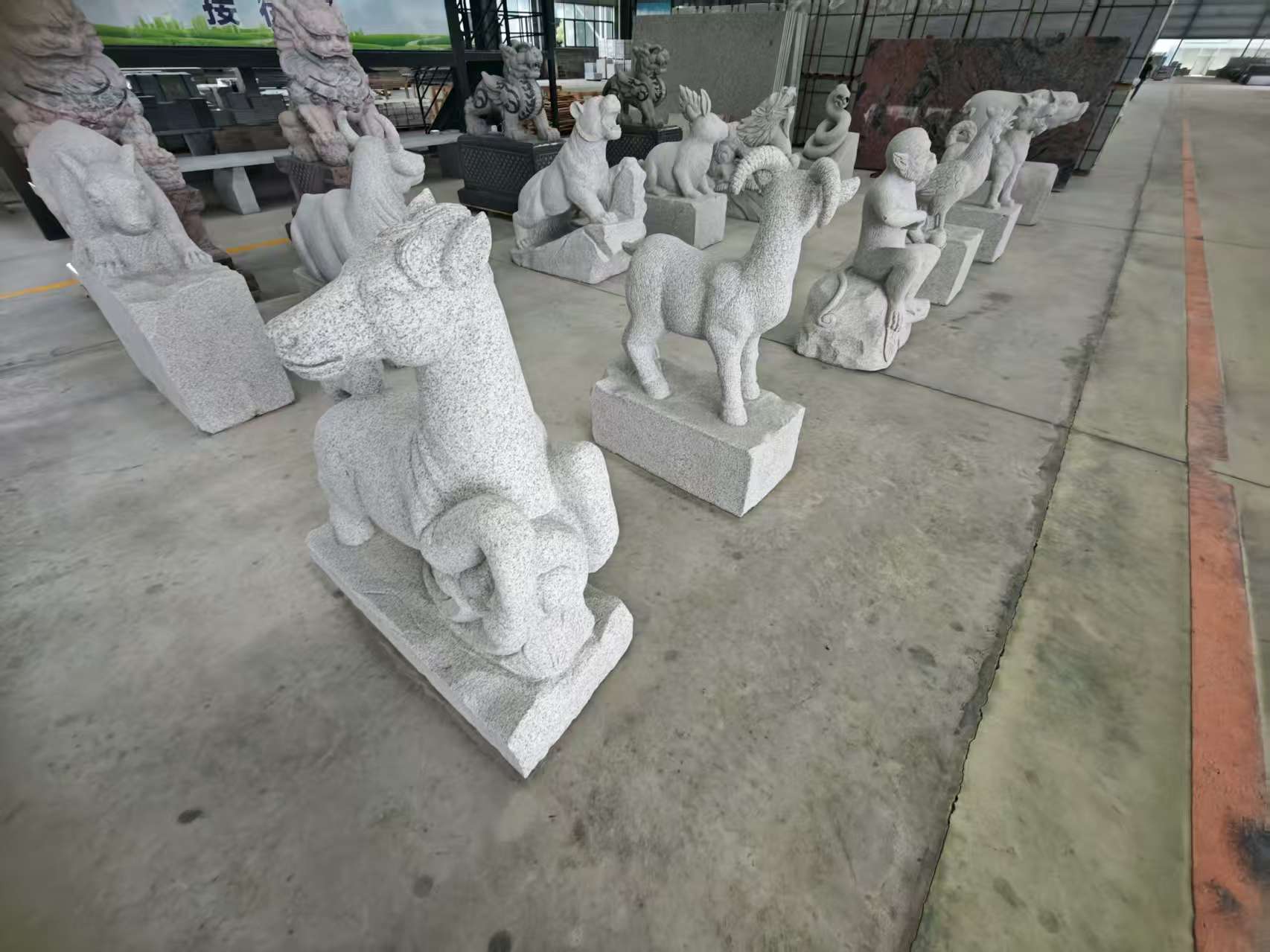 乐山 芝麻白花岗岩造型立体雕刻——十二生肖