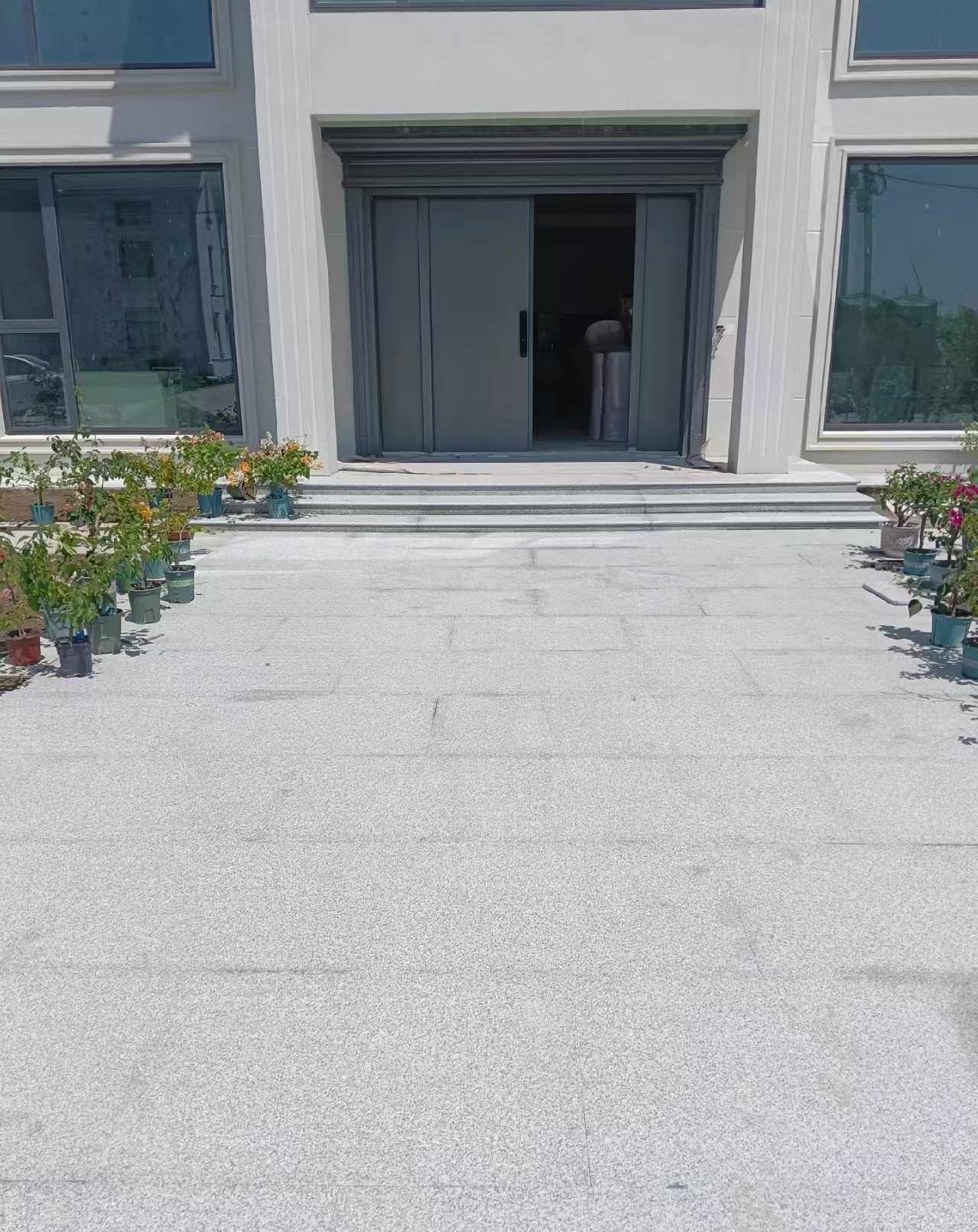 乐山 芝麻白花岗岩地铺石地面铺装