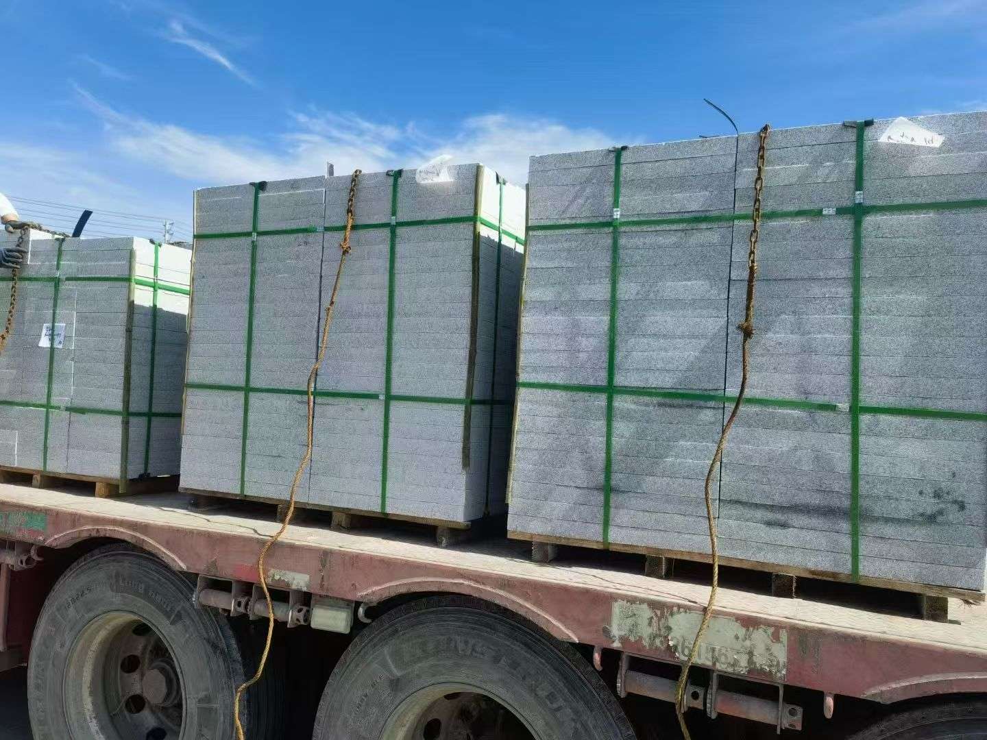 乐山 芝麻白花岗岩地铺石装车日常