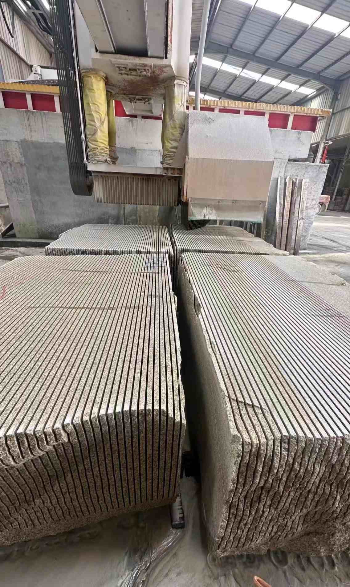 乐山 车间生产日常，黄金麻白麻花岗岩