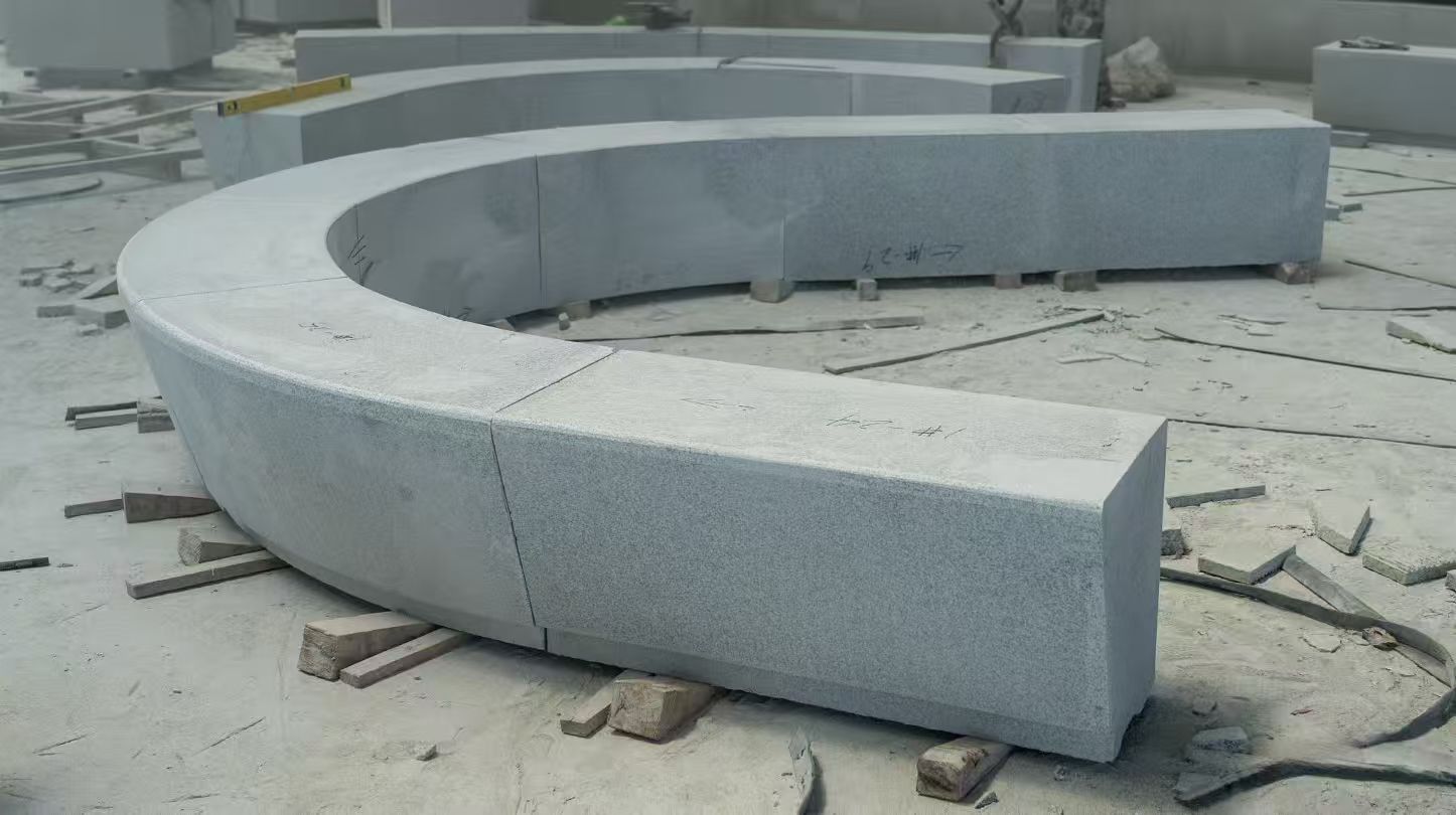 乐山 芝麻白花岗岩光面弧形坐凳