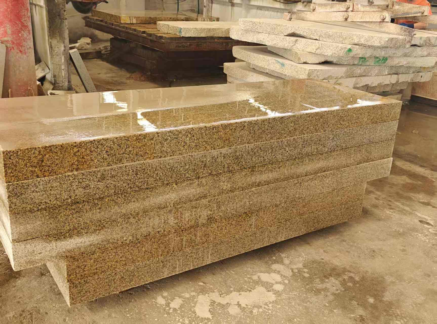乐山 黄金麻栏杆料半成品加工中